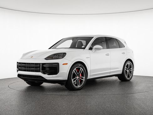 Used 2024 Porsche Cayenne Turbo AWD/4WD image 1