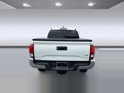Used 2021 Toyota Tacoma SR5 RWD image 10