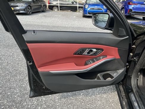 Used 2025 BMW 330i xDrive Sedan image 9