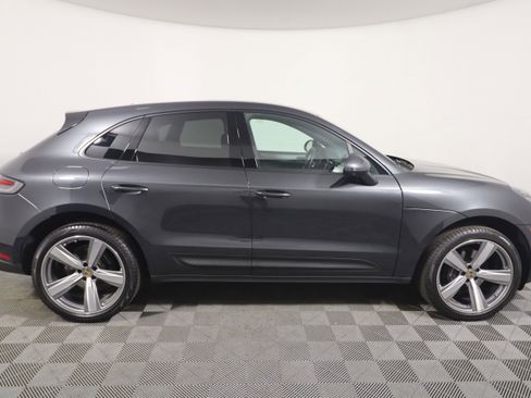 Certified 2025 Porsche Macan image 8