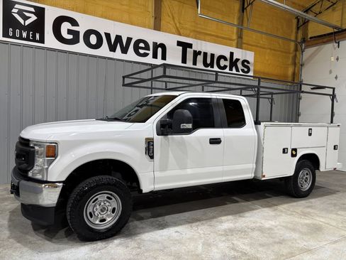 Used 2020 Ford F250 XL w/ Power Equipment Group image 4