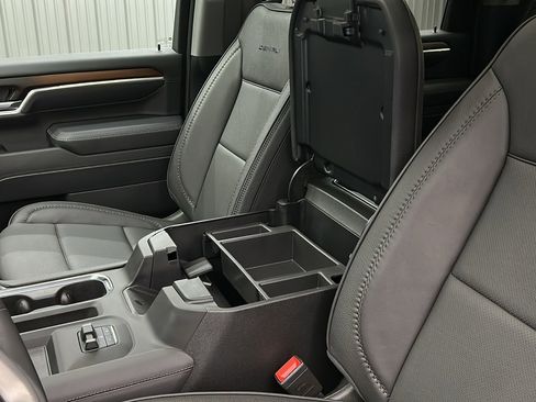 Used 2025 GMC Sierra 3500 Denali w/ Denali Reserve Package image 30