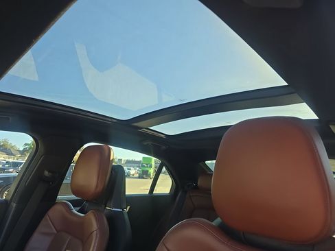 Used 2020 Lincoln Continental Reserve w/ Luxury Package image 25