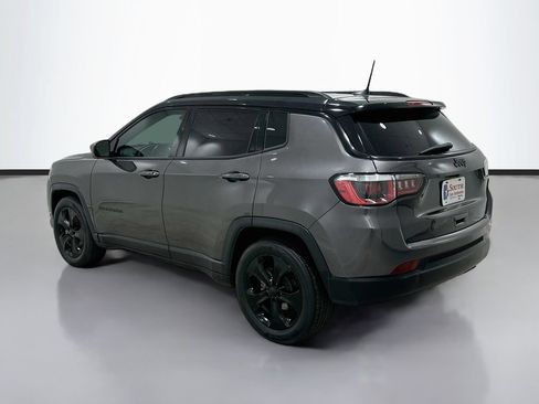 Used 2019 Jeep Compass Latitude FWD image 5