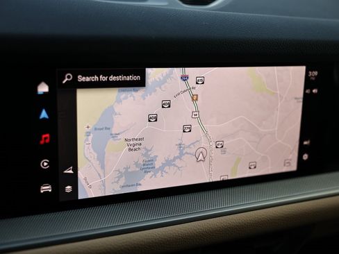 Certified 2025 Porsche Cayenne w/ Premium Package Plus image 41