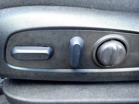 Used 2023 Chevrolet Equinox LT image 22