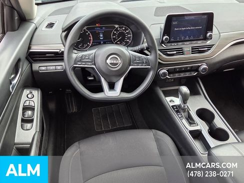Used 2025 Nissan Altima 2.5 SV image 6