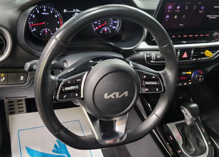 Used 2024 Kia Forte GT-Line w/ GT-Line Premium Package FWD image 13