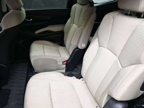 Certified 2025 Subaru Ascent Premium AWD/4WD image 20