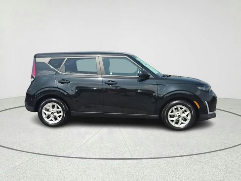 Used 2023 Kia Soul LX w/ Option Group 015 image 4