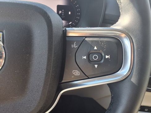 Certified 2023 Volvo XC40 B5 Plus w/ Climate Package AWD/4WD image 28