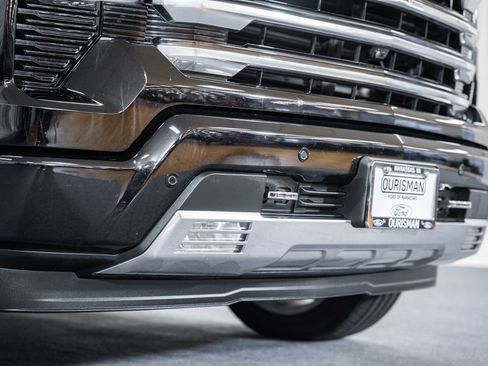 Used 2023 Chevrolet Silverado 1500 High Country w/ High Country Premium Package image 13