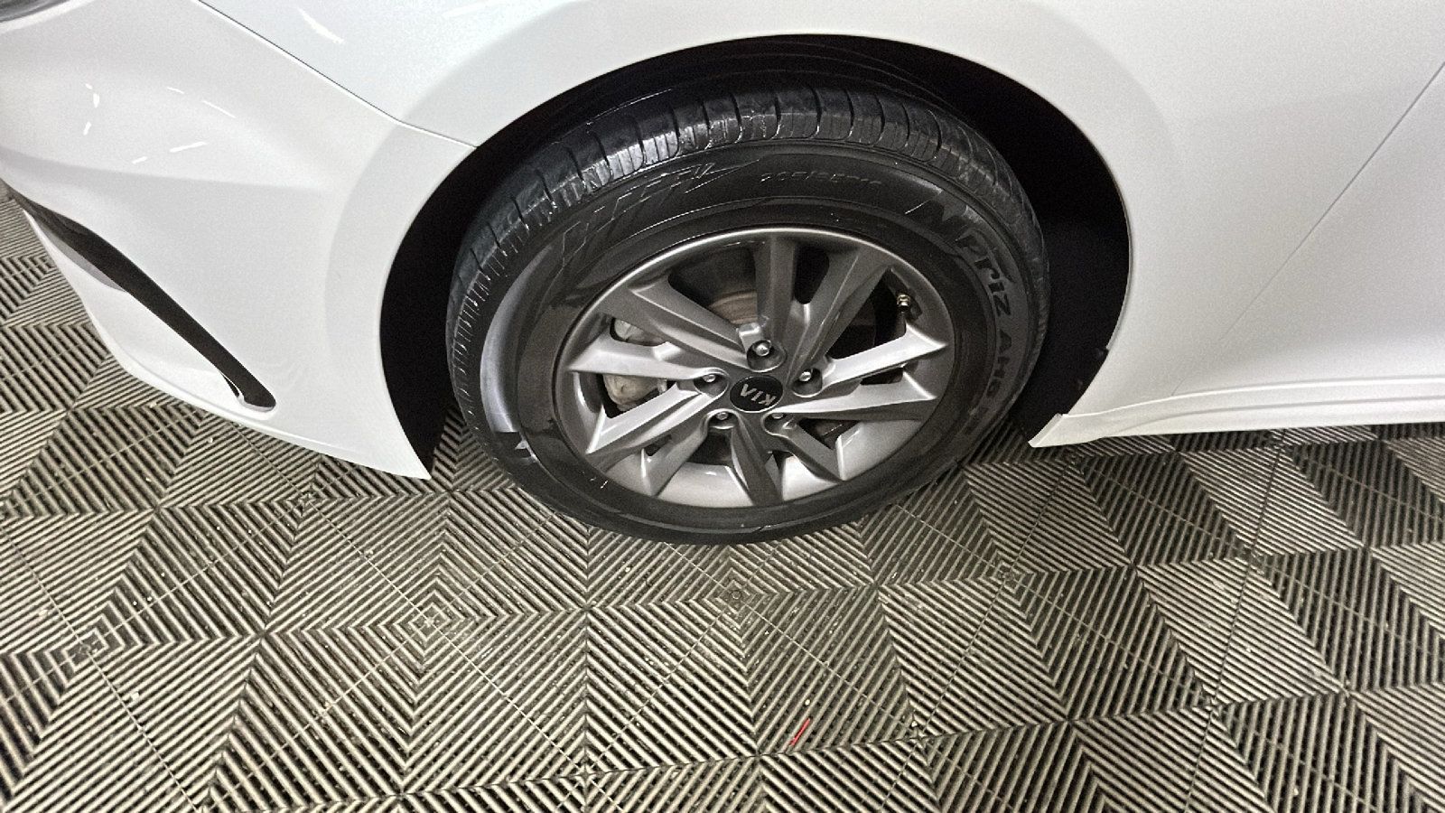 Used 2020 Kia Optima LX FWD image 11