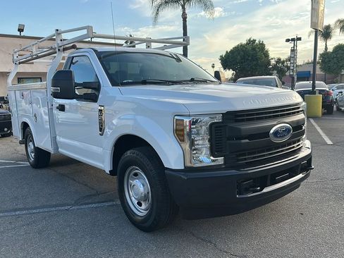 Used 2019 Ford F250 XL w/ Power Equipment Group RWD image 2