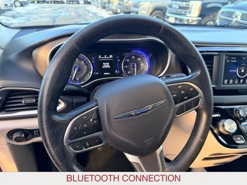 Certified 2020 Chrysler Voyager Lxi image 18