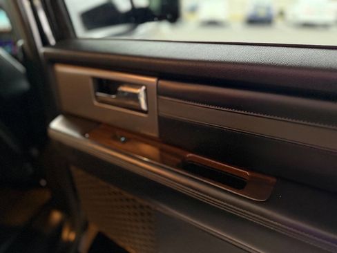 Used 2016 Ford Expedition Platinum image 39