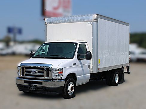 Used 2023 Ford E-350 and Econoline 350 Super Duty w/ Power Windows & Locks Group RWD image 2