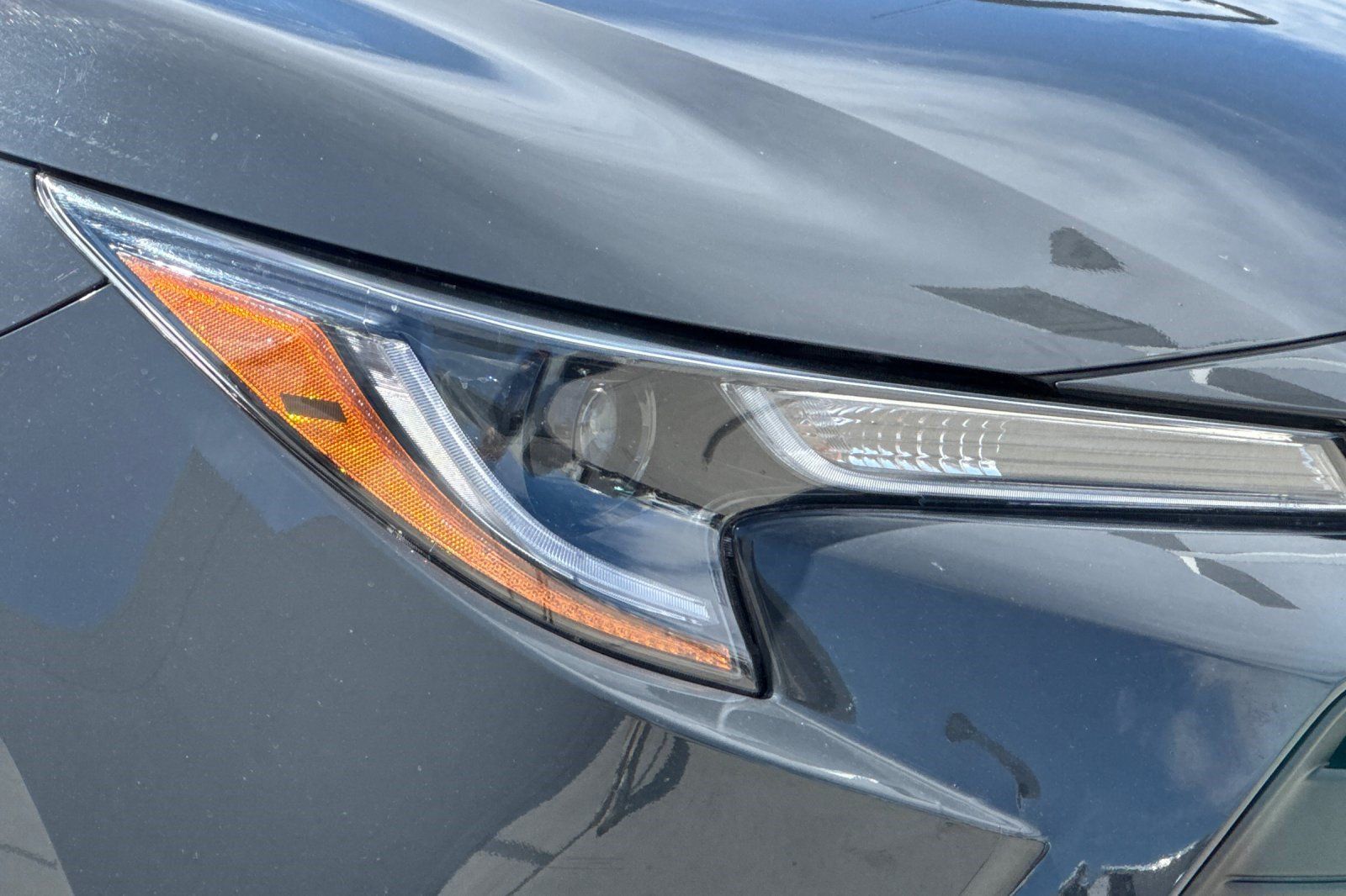 Used 2025 Toyota Corolla LE FWD image 12