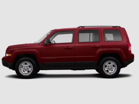 Used 2016 Jeep Patriot High Altitude FWD image 2