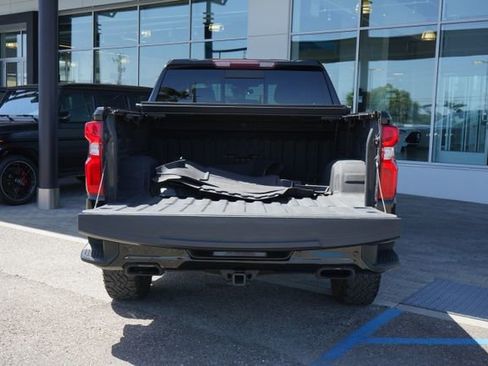 Used 2020 Chevrolet Silverado 1500 LT Trail Boss w/ Midnight Edition AWD/4WD image 8