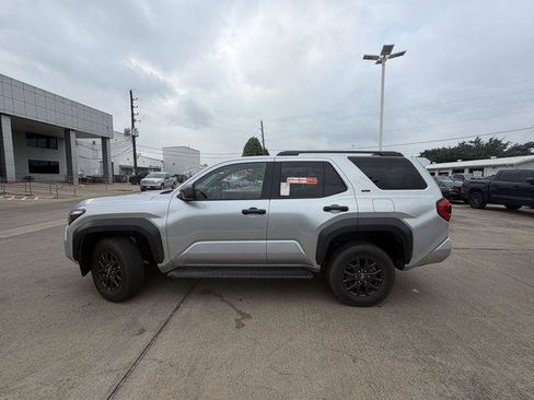 Certified 2025 Toyota 4Runner SR5 AWD/4WD image 8