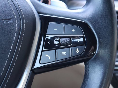 Used 2020 BMW 530e w/ Convenience Package RWD image 18