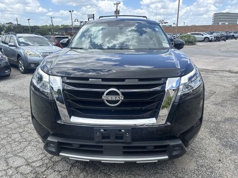 Used 2024 Nissan Pathfinder SL w/ Cargo Package FWD image 8