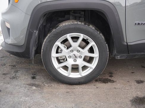 Used 2022 Jeep Renegade Latitude AWD/4WD image 6