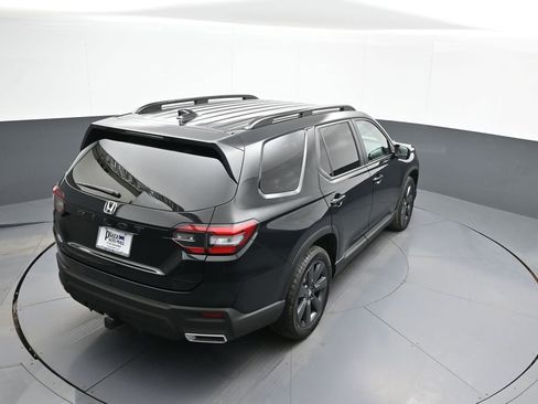 Used 2023 Honda Pilot Sport image 38