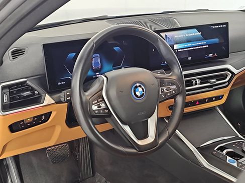 Used 2023 BMW i4 eDrive40 RWD image 16