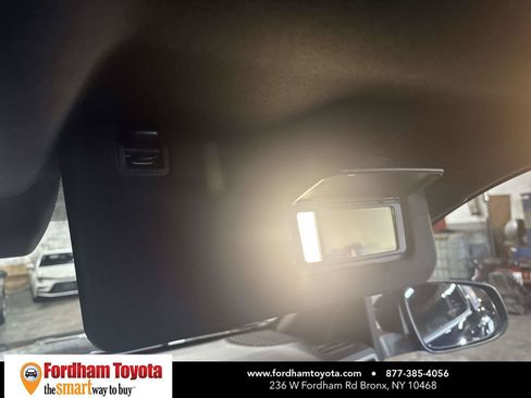 Used 2025 Toyota Tacoma TRD Off-Road AWD/4WD image 29