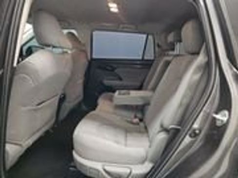 Used 2022 Toyota Highlander L image 12