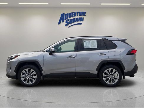 Used 2025 Toyota RAV4 XLE Premium FWD image 4
