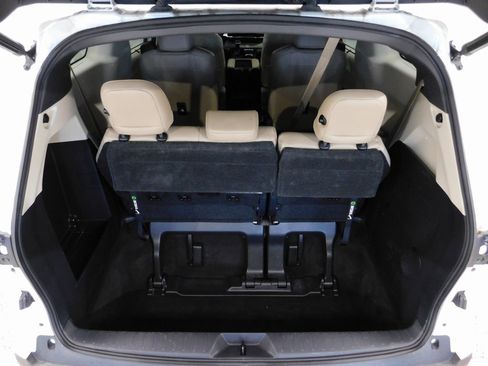 Used 2021 Toyota Sienna XLE image 78