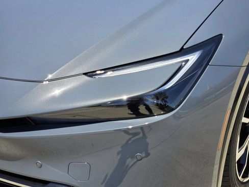New 2026 Toyota Prius Plug-In Hybrid FWD image 6