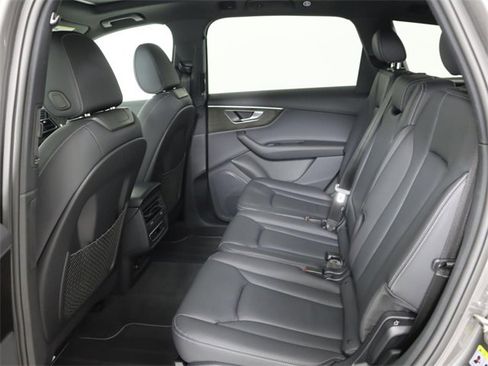 Certified 2025 Audi Q7 3.0T Premium image 15