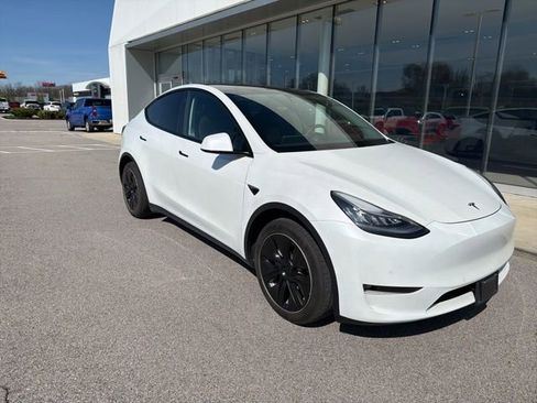 Used 2021 Tesla Model Y Long Range AWD/4WD image 4