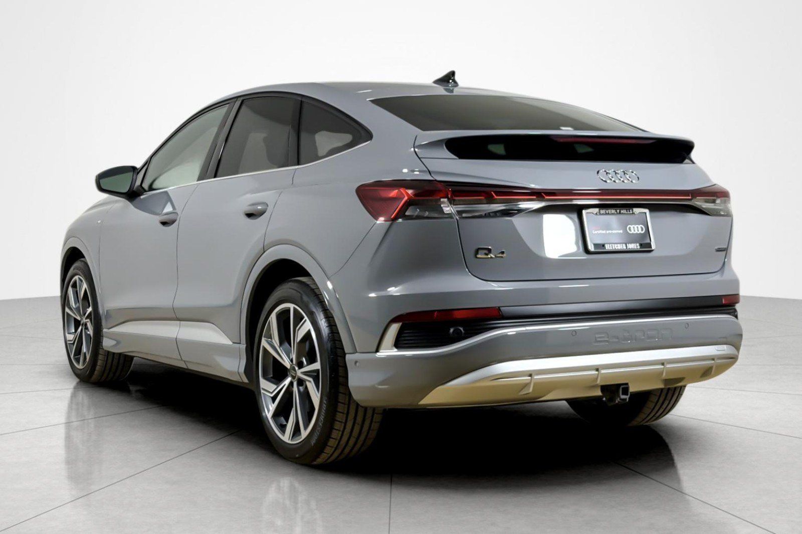 Certified 2024 Audi Q4 e-tron Premium Plus w/ Premium Plus AWD/4WD image 3