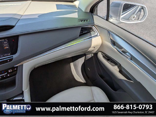 Used 2020 Cadillac XT5 Premium Luxury FWD image 16
