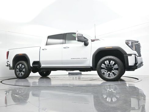 Used 2026 GMC Sierra 3500 Denali w/ Denali Reserve Package AWD/4WD image 44