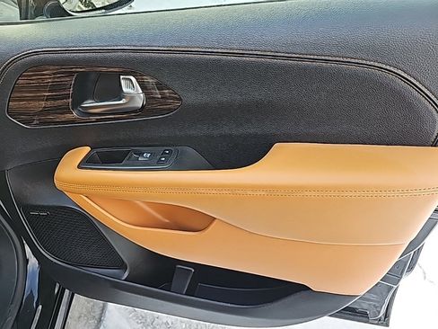 Certified 2022 Chrysler Pacifica Pinnacle image 32