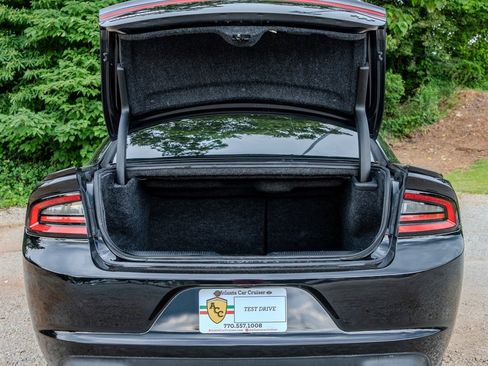 Used 2017 Dodge Charger R/T RWD image 9