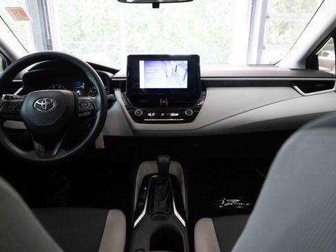 Used 2025 Toyota Corolla LE FWD image 20