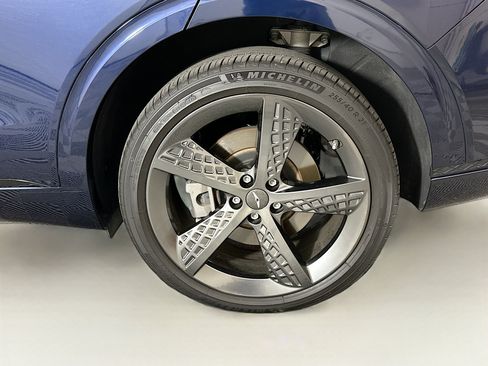 Used 2022 Genesis GV70 3.5T Sport w/ Sport Prestige Package AWD/4WD image 11