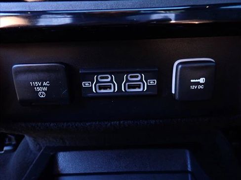 Used 2022 Jeep Wagoneer Series III w/ Premium Group I AWD/4WD image 13