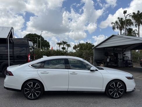 Used 2025 Honda Accord Touring image 4