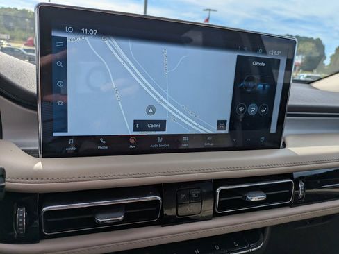 Used 2022 Lincoln Nautilus Standard w/ Premium Package image 14