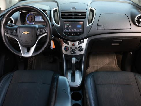 Used 2016 Chevrolet Trax LT w/ LT Sun and Sound Package AWD/4WD image 21