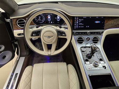 Used 2022 Bentley Continental GT image 4