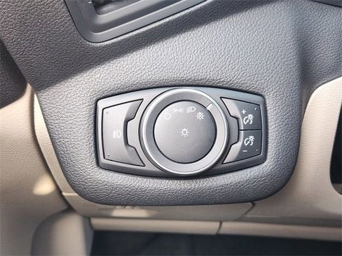 Used 2017 Ford C-MAX Energi Titanium w/ Equipment Group 501A image 23